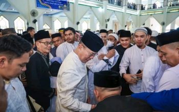 Di Hari Kemenangan, Gubernur Ajak Masyarakat Sultra Perkuat Silaturahmi dan Sinergi Membangun Daerah